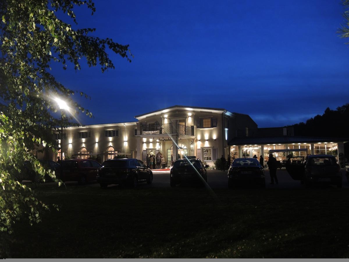 Riviera Resort Airport Modlin Olszewnica Nowa Екстер'єр фото