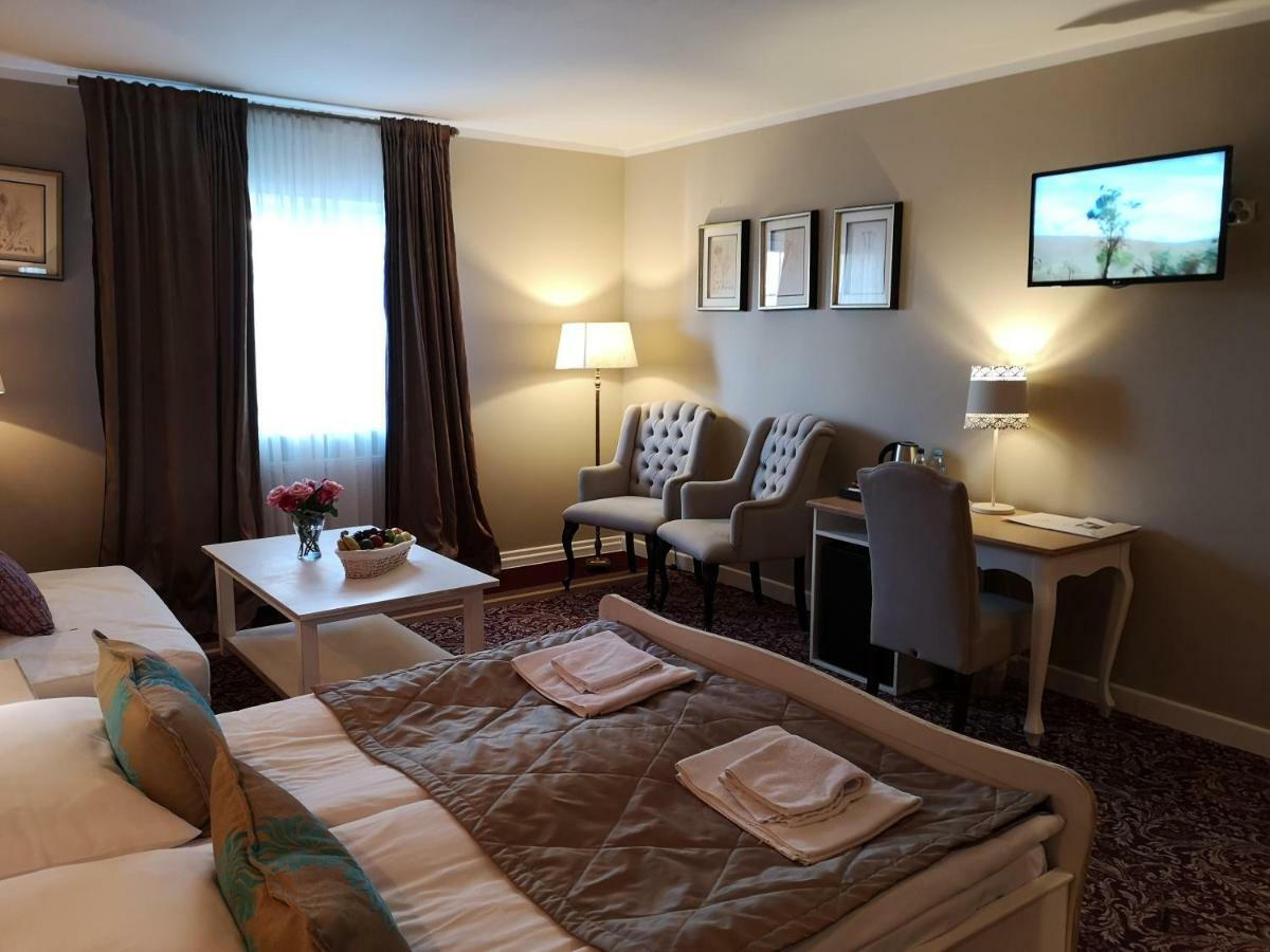 Riviera Resort Airport Modlin Olszewnica Nowa Екстер'єр фото