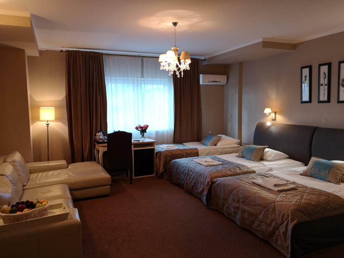 Riviera Resort Airport Modlin Olszewnica Nowa Екстер'єр фото