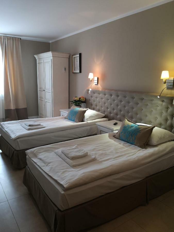 Riviera Resort Airport Modlin Olszewnica Nowa Екстер'єр фото