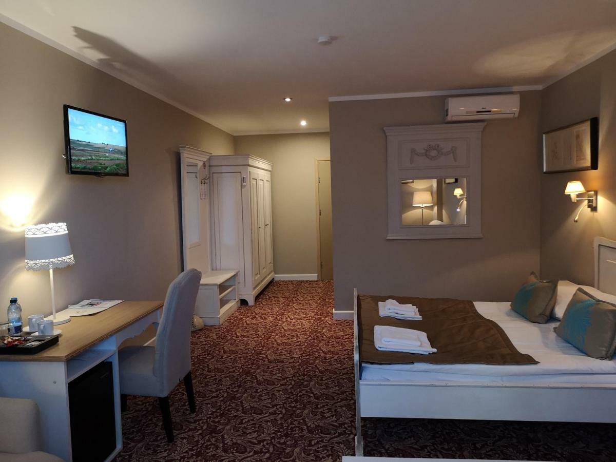Riviera Resort Airport Modlin Olszewnica Nowa Екстер'єр фото