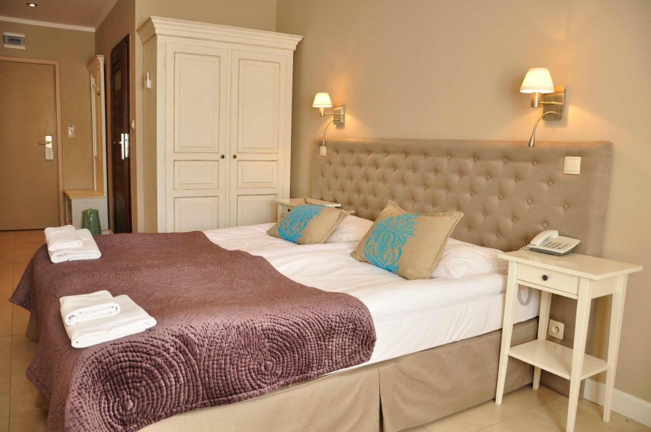 Riviera Resort Airport Modlin Olszewnica Nowa Екстер'єр фото