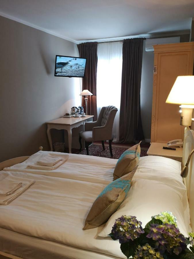 Riviera Resort Airport Modlin Olszewnica Nowa Екстер'єр фото